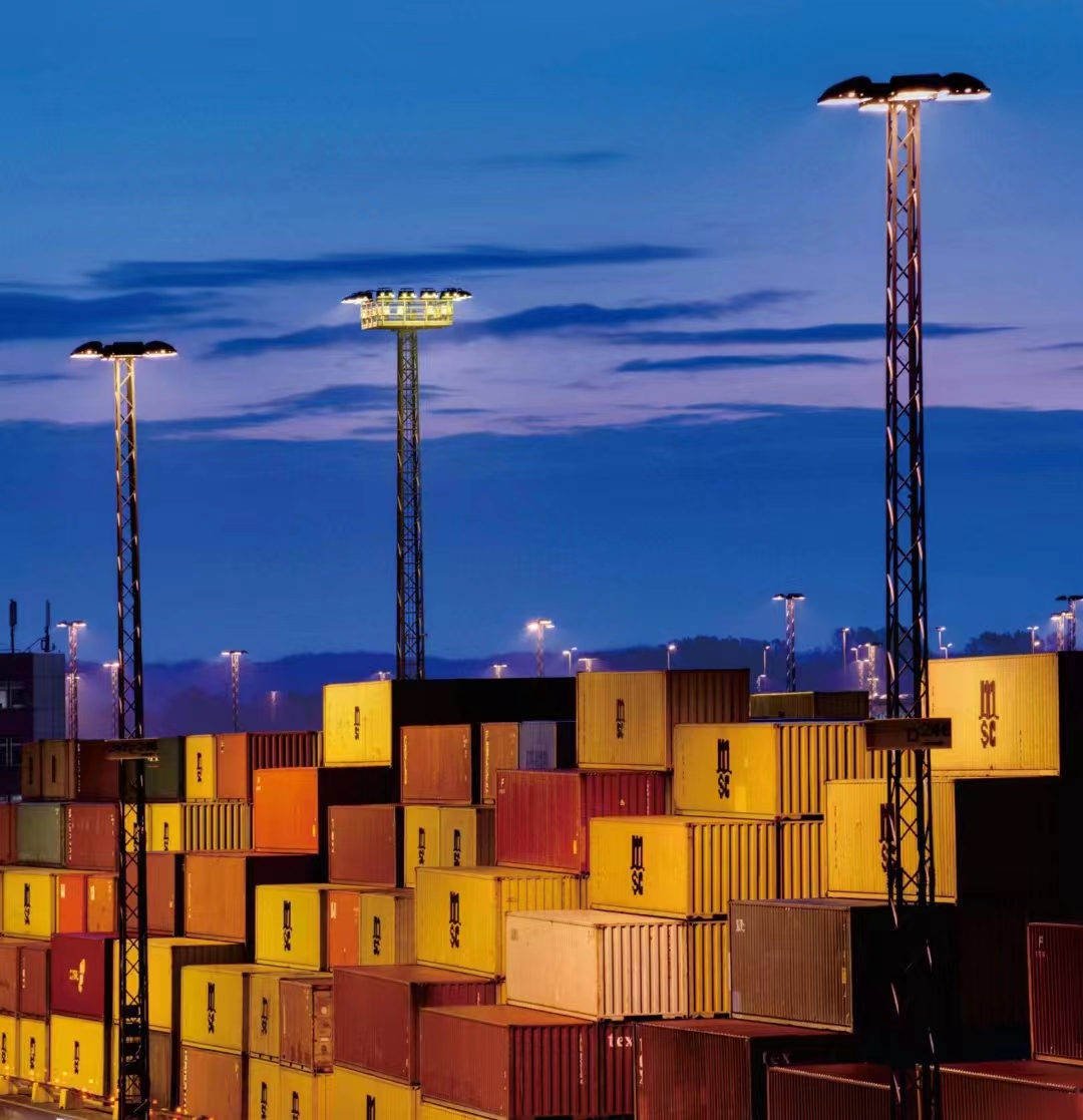 شركة Shenzhen Fushuo الكهروضوئية للتكنولوجيا المحدودة تكشف عن براءة اختراع لجهاز الطاقة المحمول متعدد الوظائف